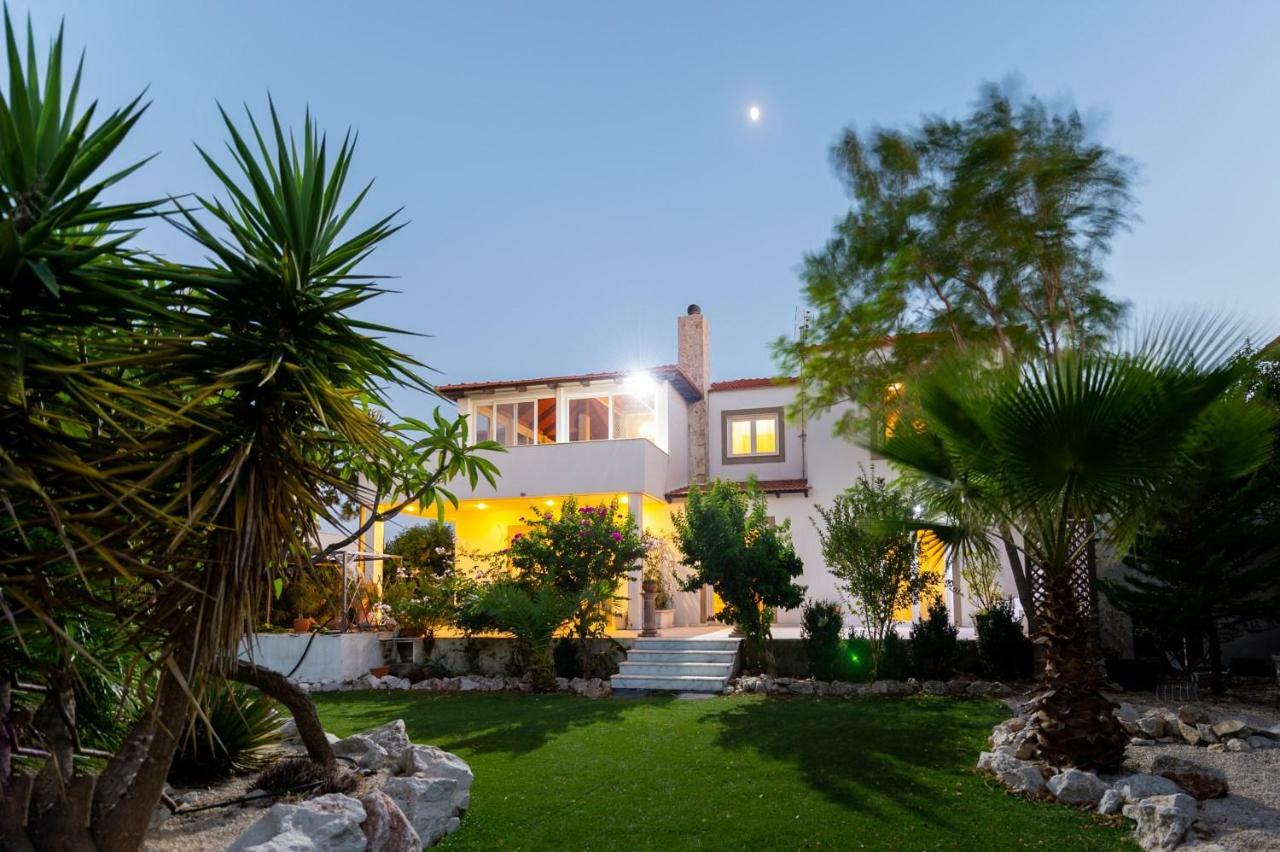 Nicole'S Garden Villa Kallithéa Dış mekan fotoğraf