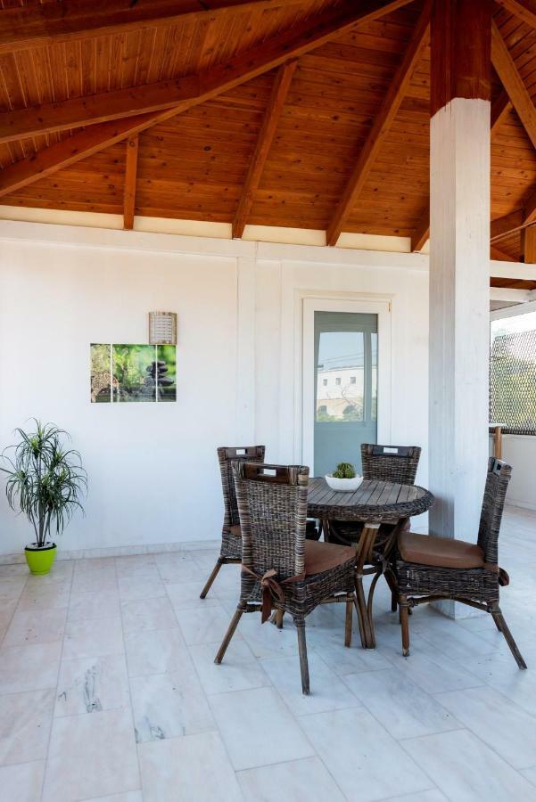 Nicole'S Garden Villa Kallithéa Dış mekan fotoğraf