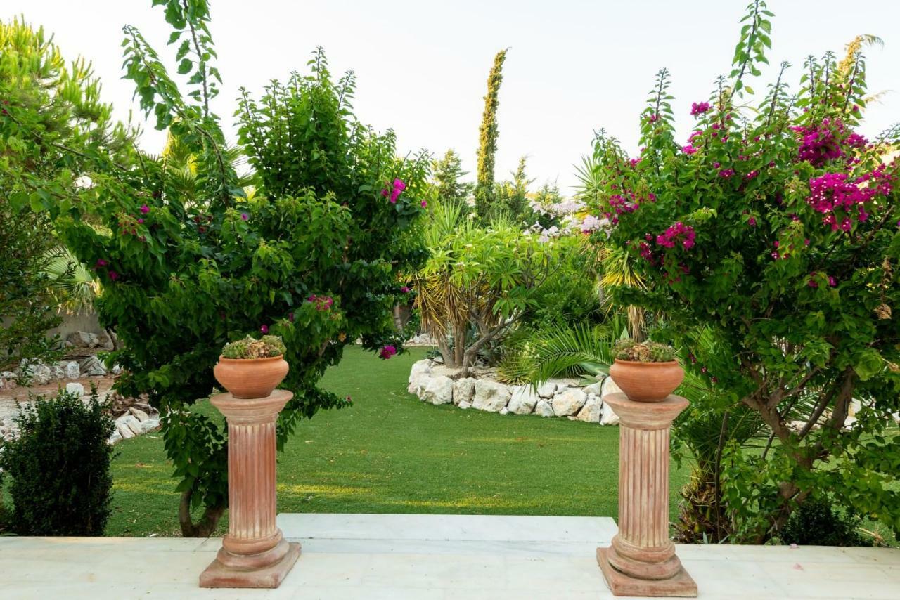 Nicole'S Garden Villa Kallithéa Dış mekan fotoğraf